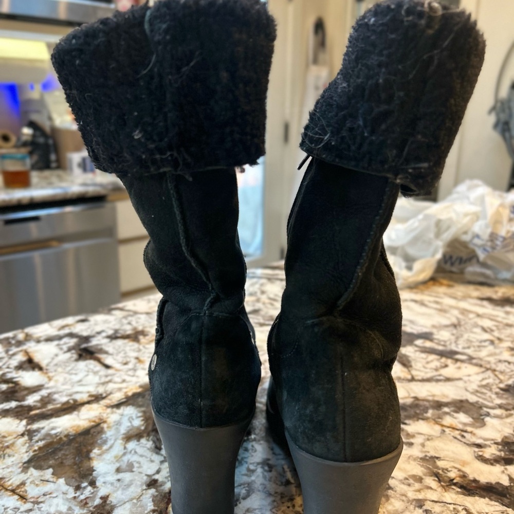 UGG Black Suede Wedge shearling lined Boots size 9 - Picture 4 of 7